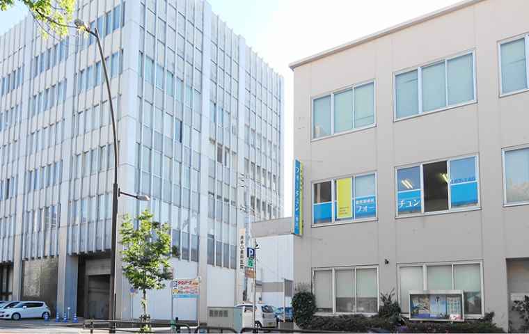 当探偵事務所は四国新聞社様本社ビル北隣です